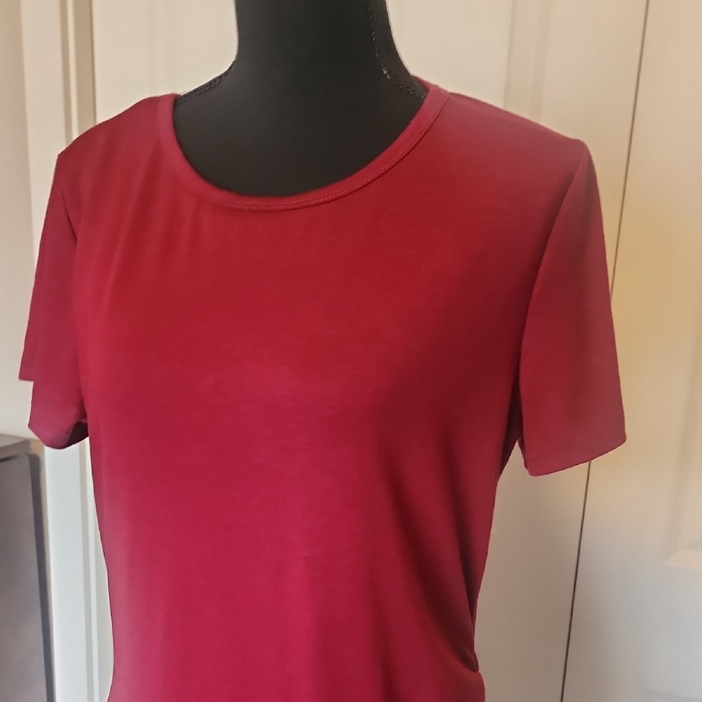 Women's Short Sleeve Midi Dress in Burgundy With Side Ruching